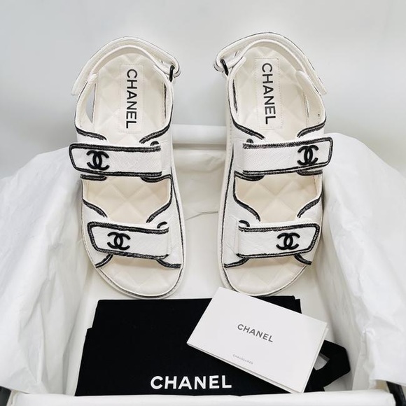 Chanel Dad Sandals NIB White Black Leather CC Logo Flats Strappy Sandals - Picture 9 of 9